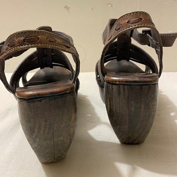 Bedstu Womens Size 7 Leather Strappy Wooden Wedge Sandals Brown - Picture 4 of 13